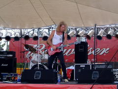 Paget - geetar.jpg